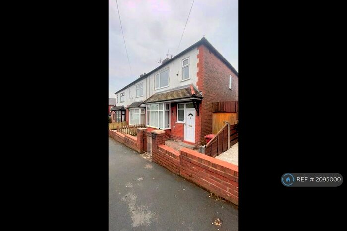 3 Bedroom Semi-Detached House To Rent In Thompson Road, Bolton, BL1