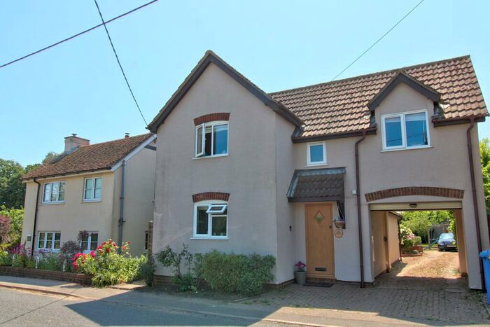 4 Bedroom Detached House For Sale In Manningtree Road, Stutton, IP9