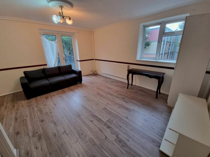 3 Bedroom Flat To Rent In Hambley House, Camilla Road, London, SE16