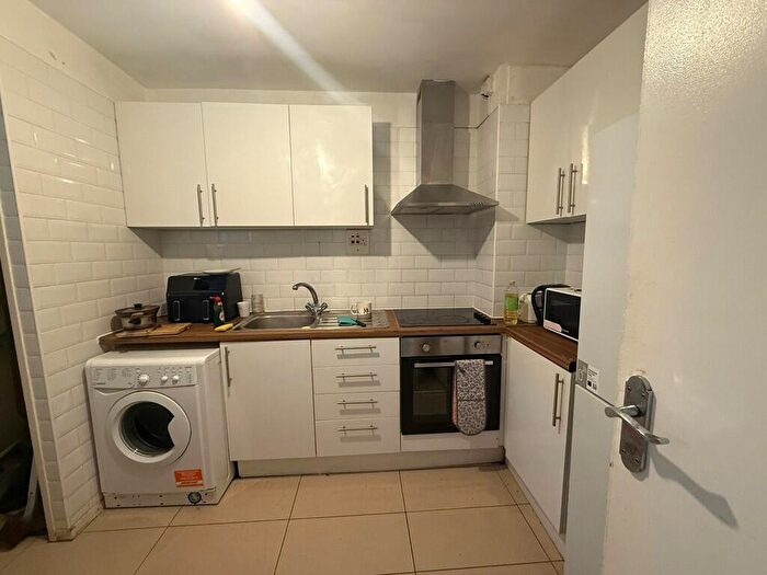 4 Bedroom Flat To Rent In Jamaica Street, London, E1