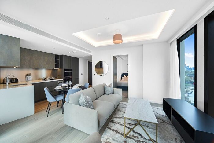 3 Bedroom Flat To Rent In Carnation Way, London, SW8