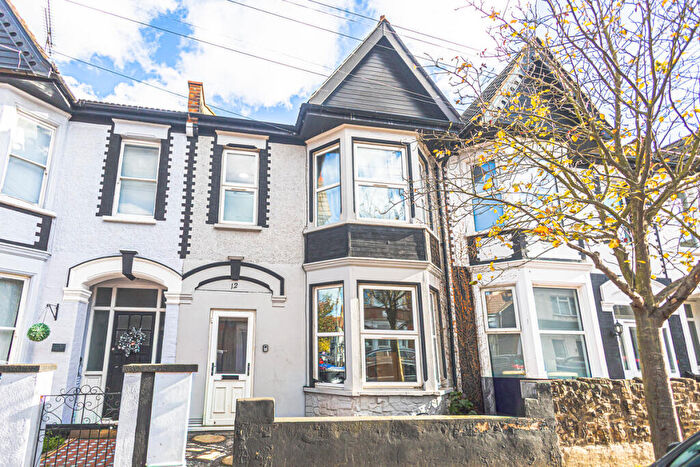 3 Bedroom Terraced House For Sale In Electric Avenue, Westcliff-on-sea, SS0