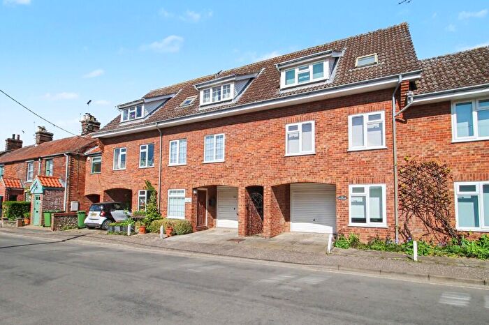3 Bedroom Town House For Sale In New Street, Holt, Norfolk, NR25