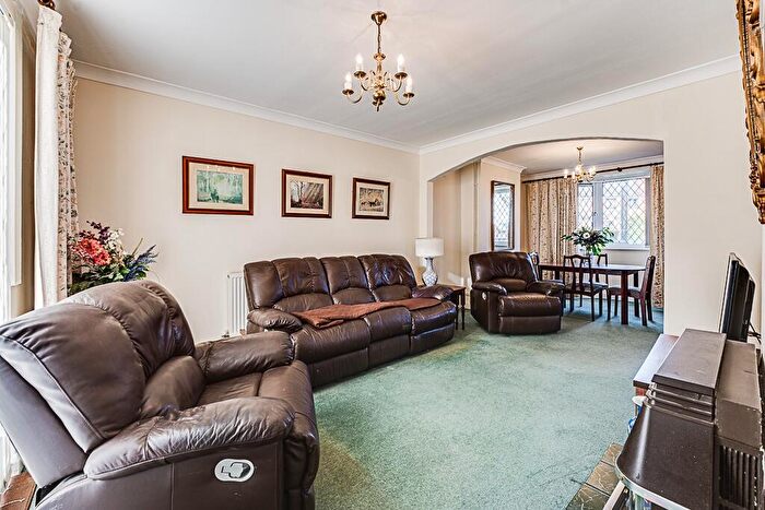 3 Bedroom Semi-Detached House For Sale In West Glebe Road, Corby, NN17