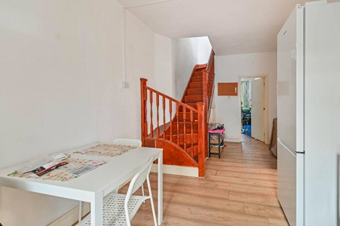 2 Bedroom End Of Terrace House To Rent In Byron Avenue, New Malden, KT3