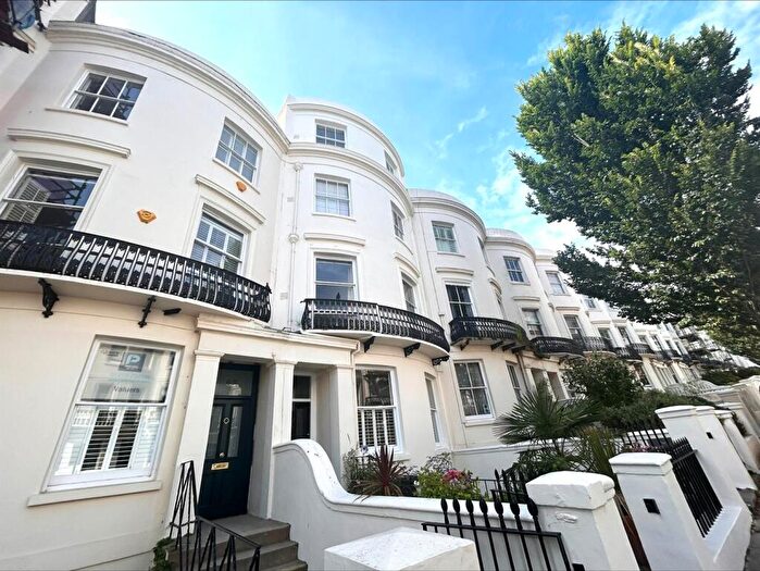 3 Bedroom Maisonette To Rent In Lansdowne Place, Hove, BN3