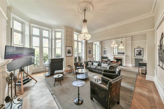 3 Bedroom Maisonette To Rent In North Audley Street, Mayfair, London, W1K