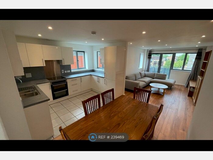 2 Bedroom Flat To Rent In Aqua House, London, NW10