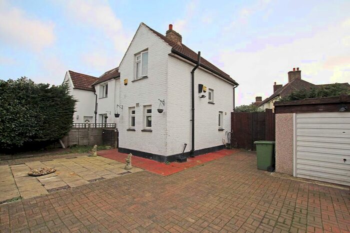 3 Bedroom Property To Rent In Northcote Avenue, Isleworth, TW7