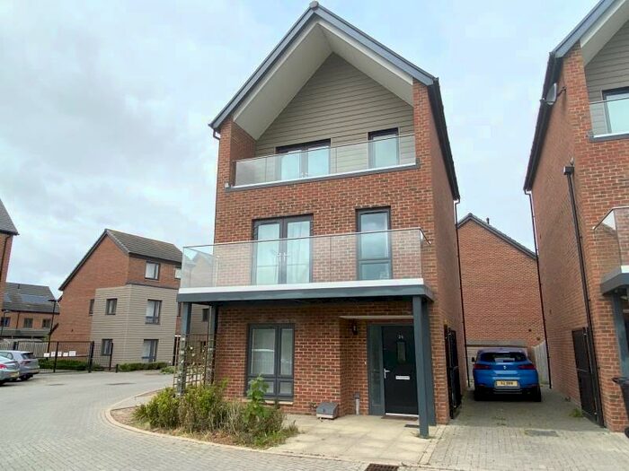 4 Bedroom Terraced House To Rent In Woking, GU22