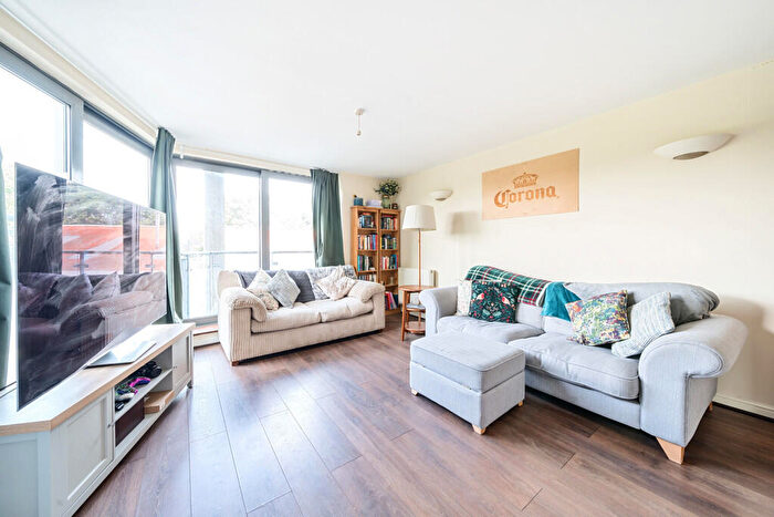 2 Bedroom Apartment For Sale In Sumner Road, London, SE15