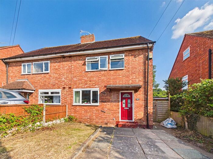3 Bedroom Semi-Detached House For Sale In Avon Road, Worcester, Worcestershire, WR4