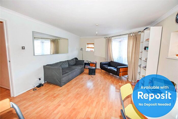 2 Bedroom Flat To Rent In Rook Street, Hulme, Manchester, M15