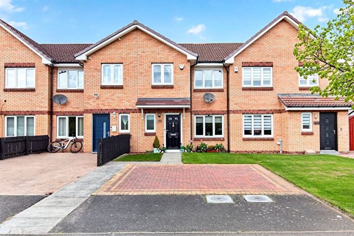 3 Bedroom Terraced House For Sale In Barholm Street, Glasgow, G33