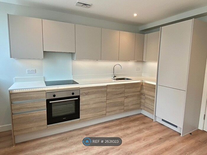 3 Bedroom Flat To Rent In Christchurch Road, Bournemouth, BH1