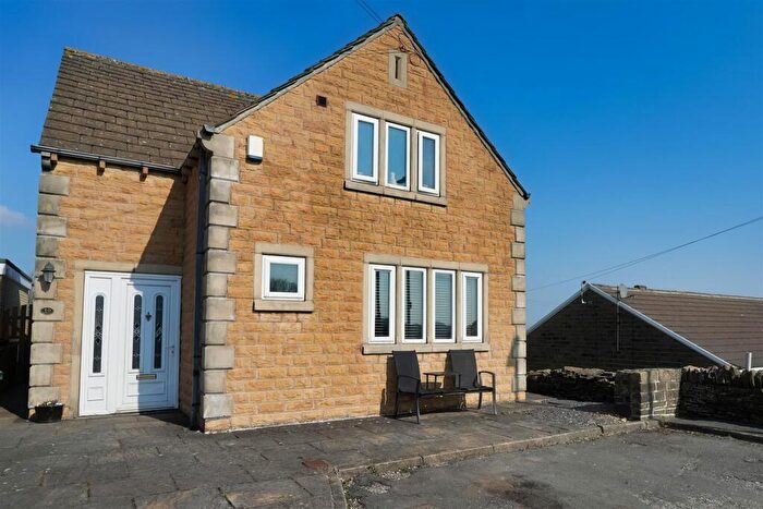 2 Bedroom Detached House For Sale In Greenfield Close, Sowood, Halifax, HX4