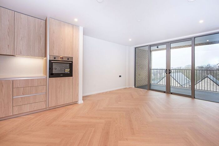 1 Bedroom Flat To Rent In Coombe Road, New Malden, KT3