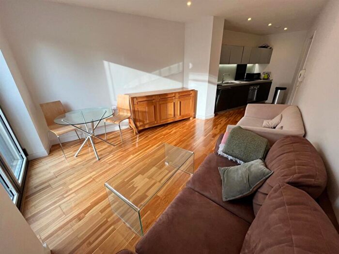 1 Bedroom Apartment To Rent In The Hub, Piccadilly Place, Manchester, M1