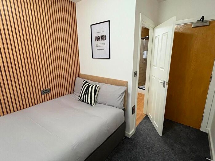 1 Bedroom Flat To Rent In Queen Street, Sheffield, S1