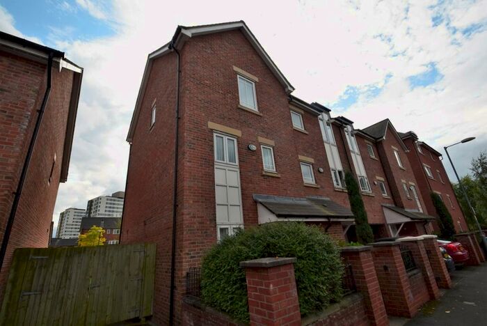 4 Bedroom Town House To Rent In Bankwell St, Hulme, Manchester, Manchester, M15