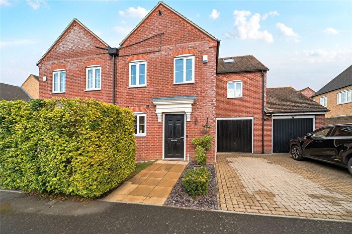 4 Bedroom Semi-Detached House For Sale In Waratah Drive, Chislehurst, BR7
