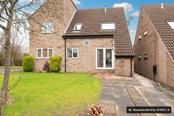 1 Bedroom Town House To Rent In Roydfield Close, Waterthorpe, S20