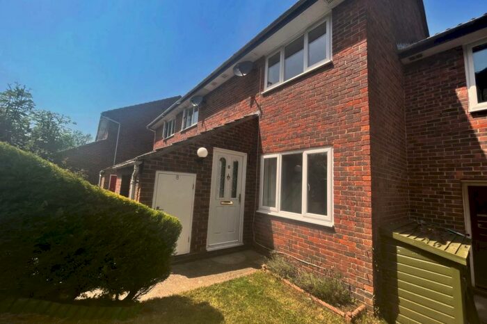 2 Bedroom Terraced House To Rent In Badger Farm, SO22