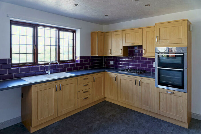 3 Bedroom Detached Bungalow To Rent In Badgers Green Road, Street, BA16