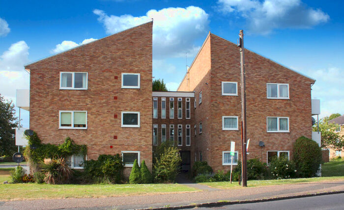 2 Bedroom Flat To Rent In Blenheim Road, Horsham, RH12