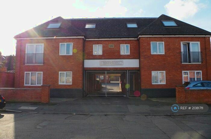 2 Bedroom Flat To Rent In Poets Court, Northampton, NN2