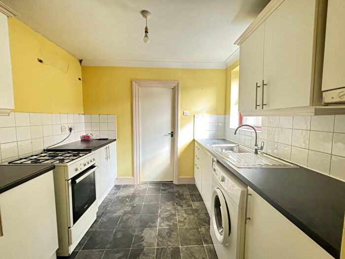 2 Bedroom Terraced Bungalow To Rent In Finden Road, London, E7