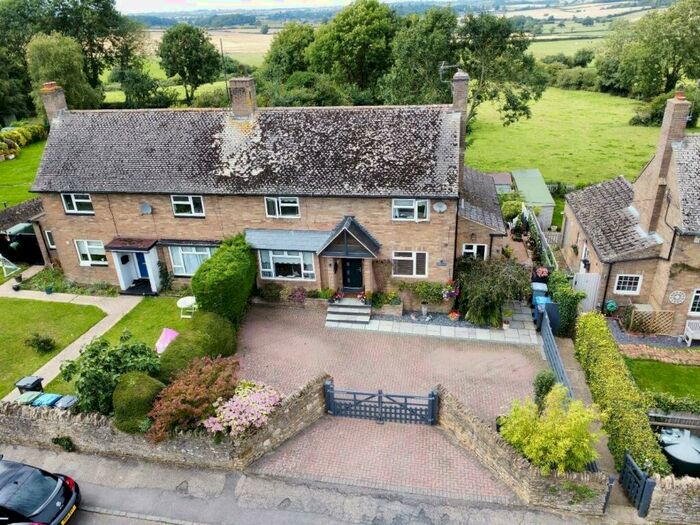 4 Bedroom Semi-Detached House For Sale In High Street, Harrington, Northampton, NN6