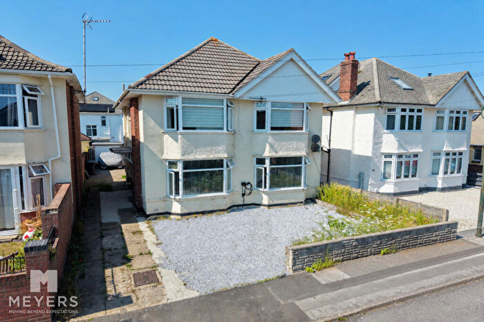 2 Bedroom Apartment For Sale In Douglas Road, Bournemouth, BH6