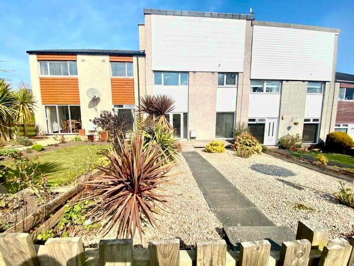 3 Bedroom Detached House For Sale In Muirepark Court, Cadzow Avenue, Bo