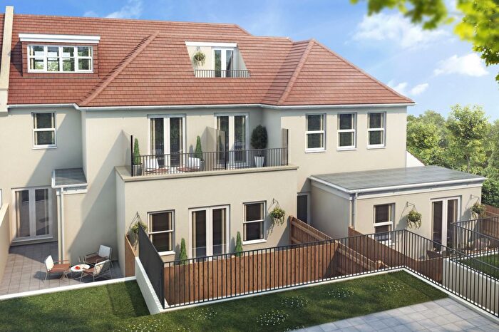 2 Bedroom Flat For Sale In Woodcote Valley Road, Purley, CR8