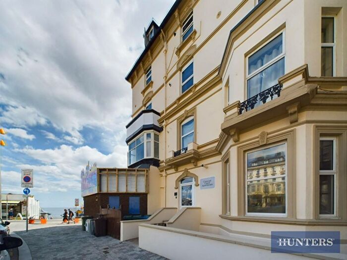 2 Bedroom Flat To Rent In Crescent Court Flats, The Crescent, Bridlington, YO15