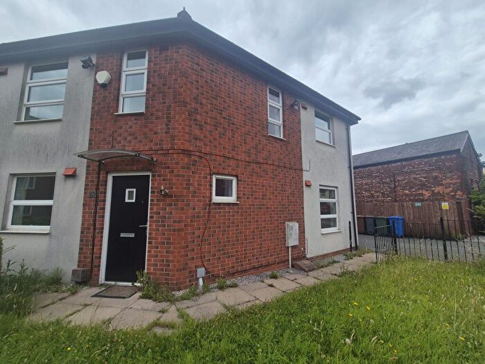 3 Bedroom Semi-Detached House To Rent In Dean Lane, Manchester, M40