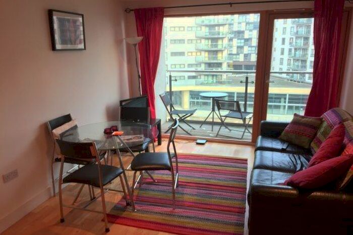 1 Bedroom Property To Rent In La Salle, Leeds, LS10