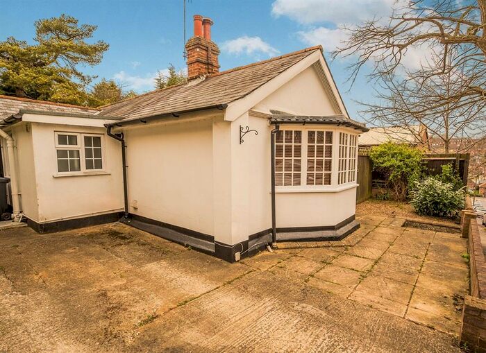 2 Bedroom Detached Bungalow To Rent In Alma Road, Chesham, HP5