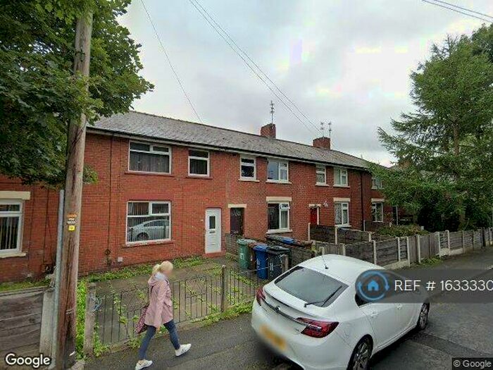 3 Bedroom Terraced House To Rent In Connaught Avenue, Whitefield, Manchester, M45