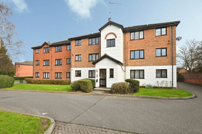 Studio For Sale In Parrotts Field, Hoddesdon, EN11