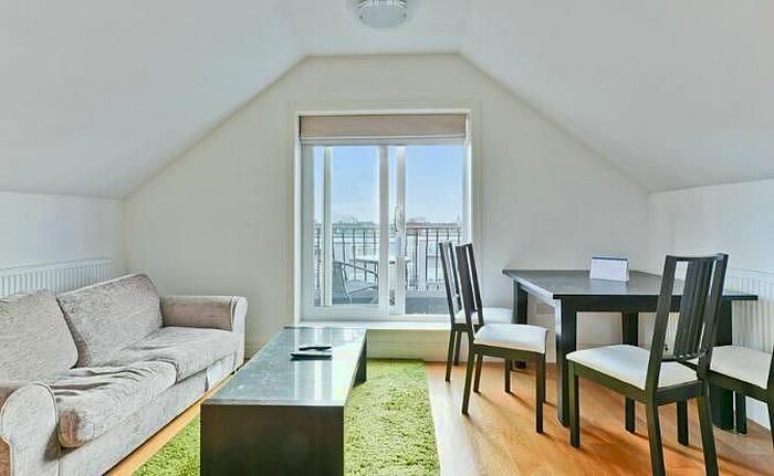 1 Bedroom Flat To Rent In Madeley Road, Ealing, London, W5