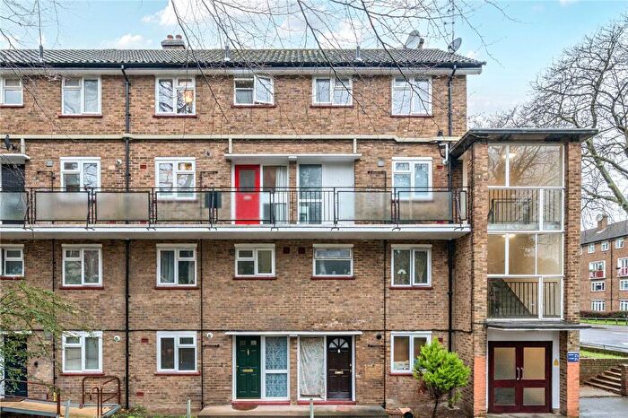 2 Bedroom Apartment For Sale In Ivy Road, London, SE4