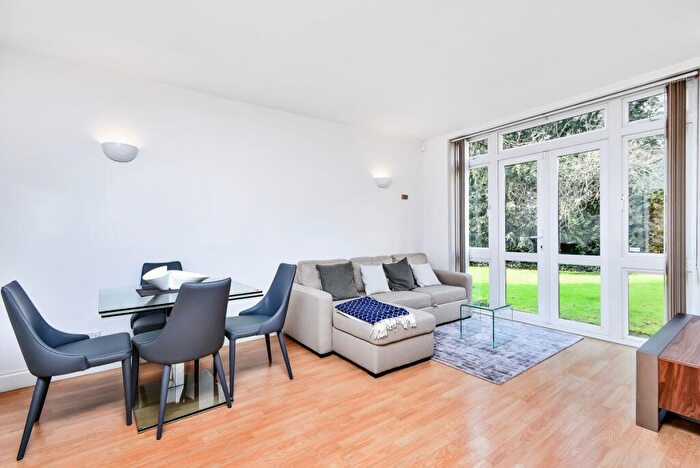 1 Bedroom Flat To Rent In Holden Road, North Finchley, London, N12