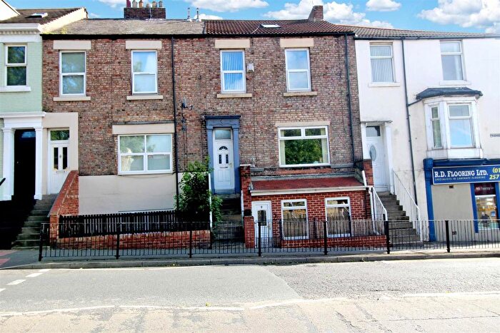 3 Bedroom Flat To Rent In Prudhoe Terrace, North Shields, NE29