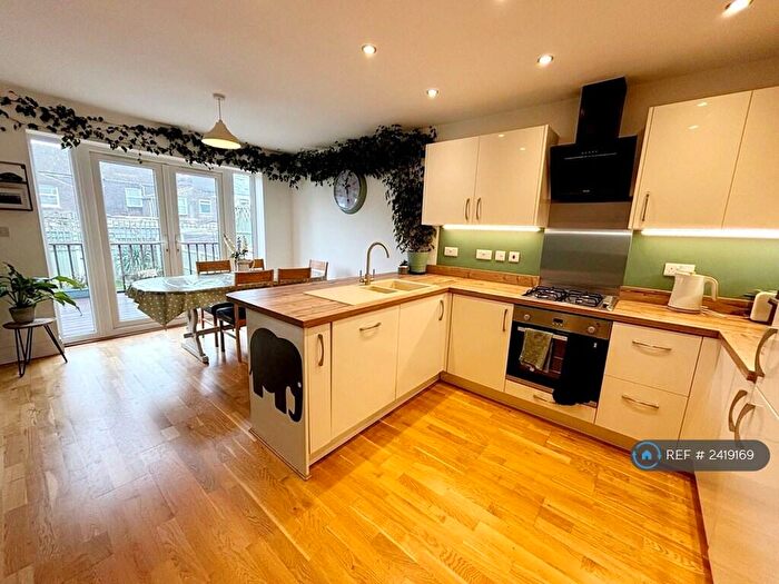 4 Bedroom Detached House To Rent In Periwinkle Lane, Dunstable, LU6