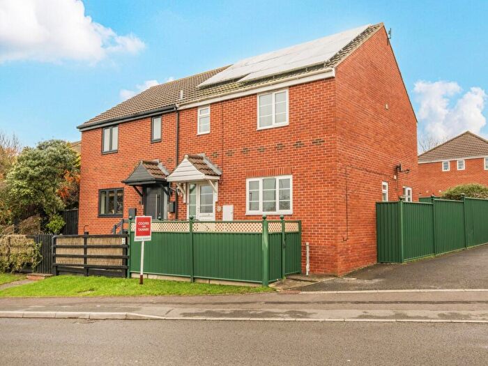 3 Bedroom Semi-Detached House For Sale In Manor Farm Mews, Glastonbury, BA6