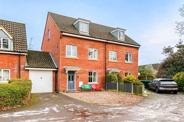 4 Bedroom Semi Detached House For Sale In Kevill Davis Drive, Little Plumstead, NR13