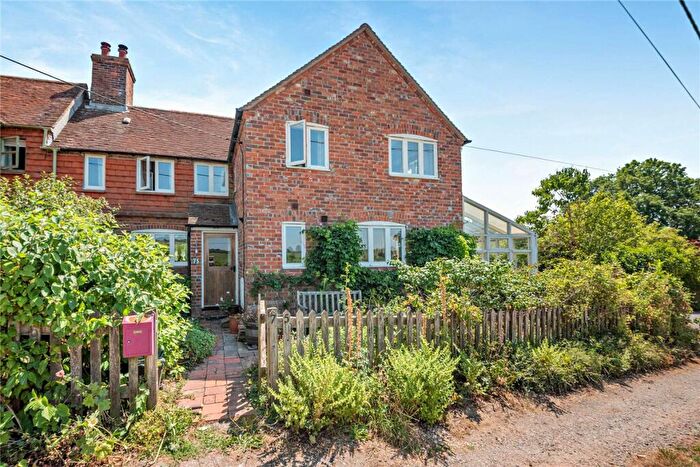 3 Bedroom End Of Terrace House For Sale In Harts Hill Road, Thatcham, Berkshire, RG18