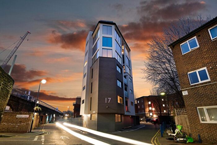 4 Bedroom Flat To Rent In Newport Street London, SE11